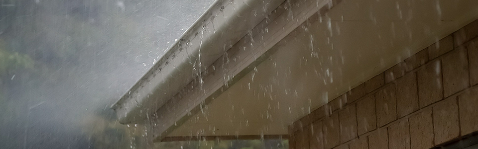 how-to-clean-rain-gutters-banner