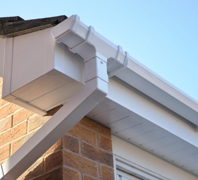 Clean facias and soffits